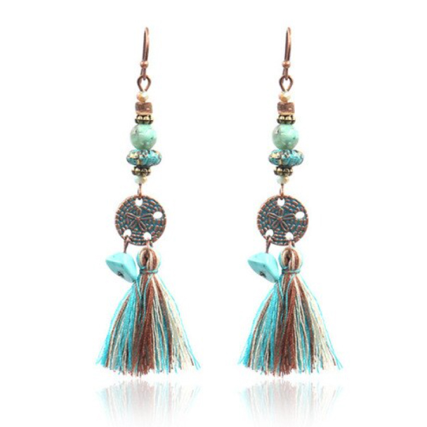 Bronzen oorhangers met muntje, kwastje en turquoise stenen