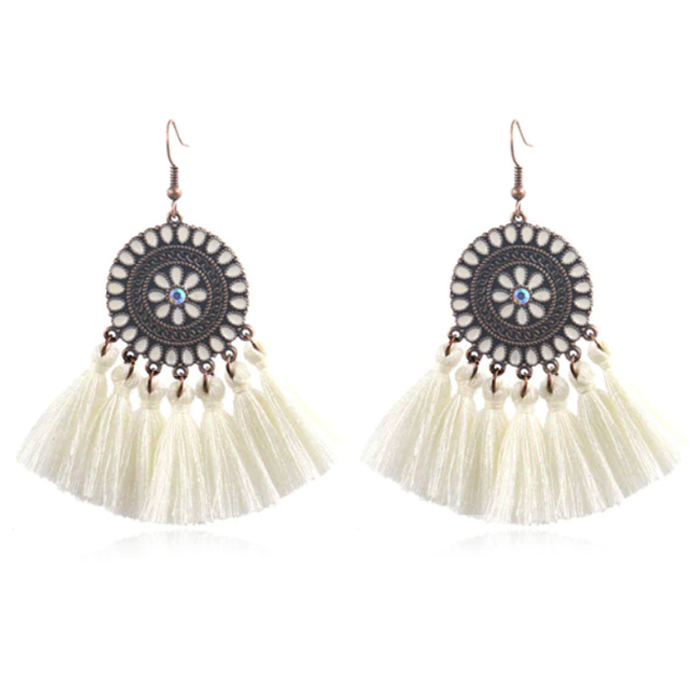 Bohemian Ibiza oorbellen hangers met katoenen kwastjes kleur wit
