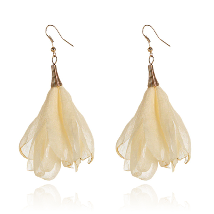 Grote Kwast Oorbellen LGT JWLS – Beige Geel