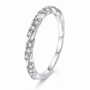 LGT JWLS Zilverkleurige Golvende Damesring met Groepjes Zirkonia – 19mm