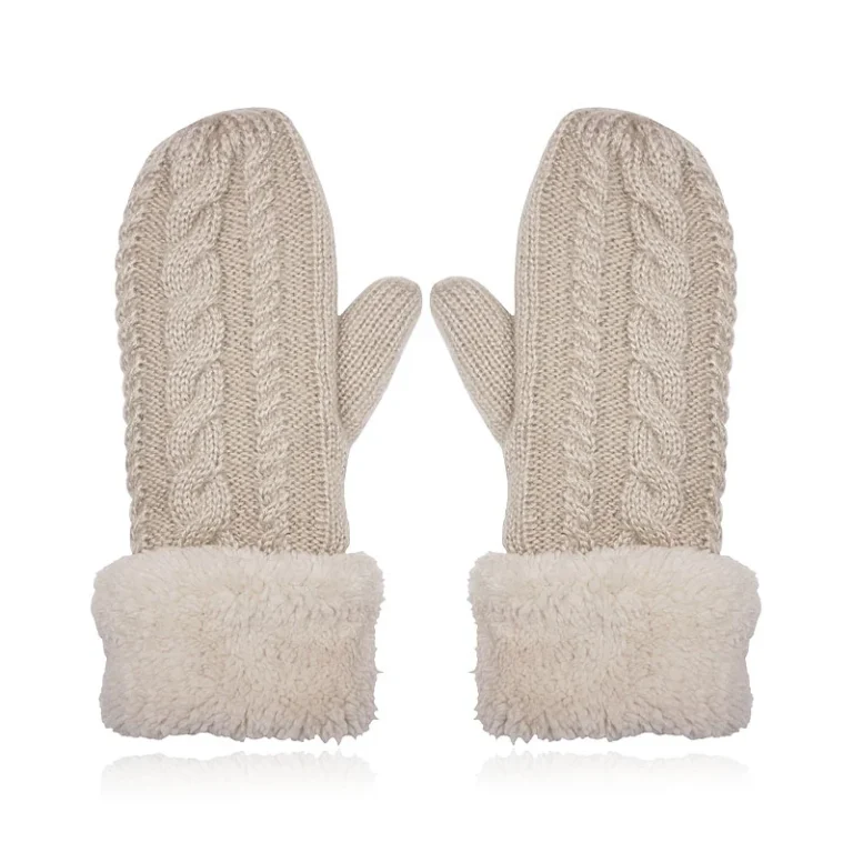 LGT JWLS Beige Gebreide Dameswanten – Warm en Comfortabel