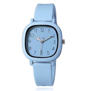 LGT Lichtblauw dameshorloge – pastel look met quartz uurwerk